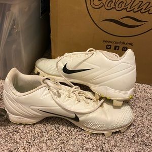 Nike Baseball mold cleats.